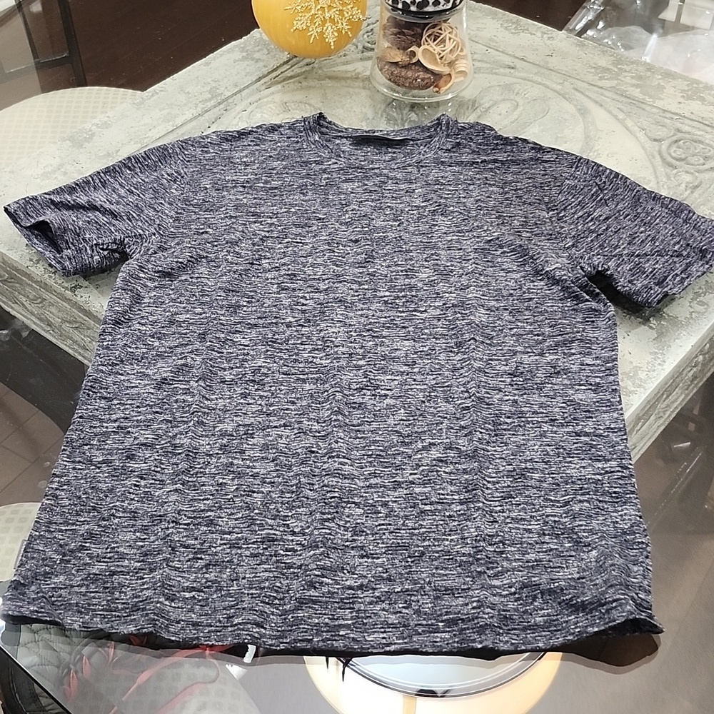 Icebreaker men's Merino linen blend Heather T-Shirt small like new